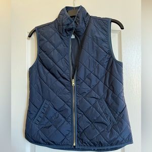 Old Navy women’s quilted vest (blue)